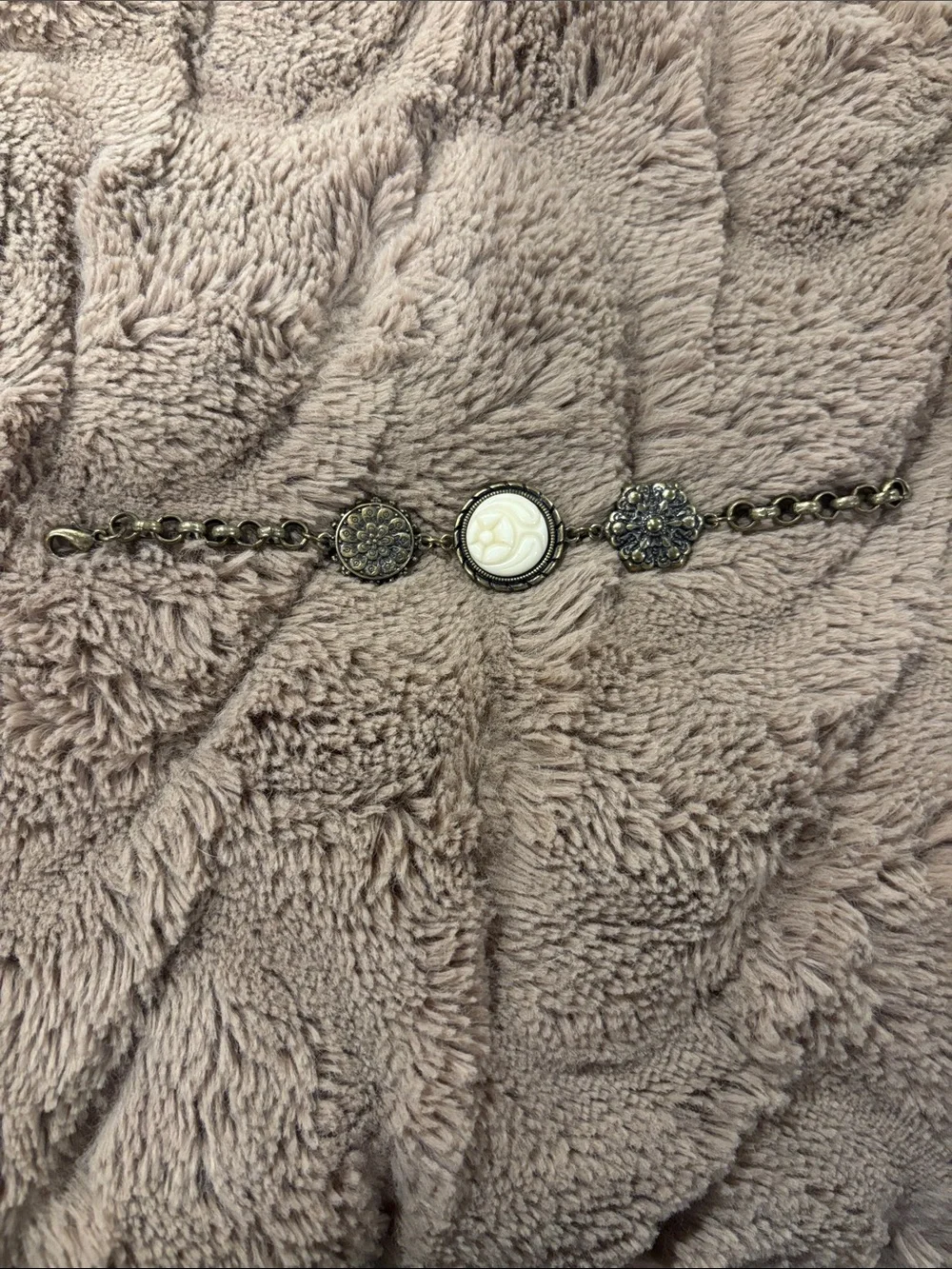 Vintage-Inspired White Stone Chain Bracelet